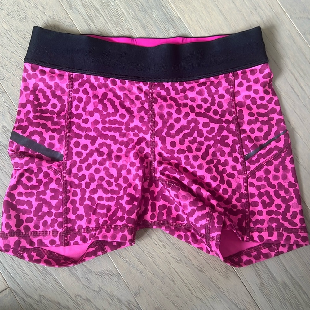 Lululemon 3” shorts NWOT